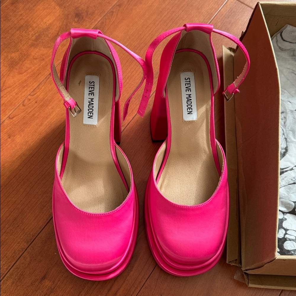 Steve Madden Charlize Hot Pink Satin Platforms - Picture 4 of 14